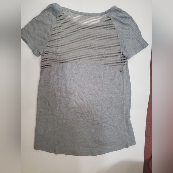 4/$10 Bundle & Save Victoria's Secret Sport VSX Shirt - Picture 5 of 6